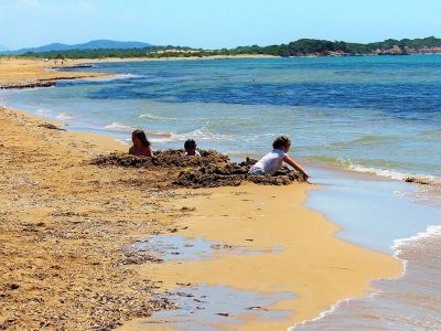 Kinderfreundliches Reisen am Meer Familienurlaub Korfu Chalikounas 